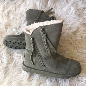 Bearpaw neverwet forest green boots size 7